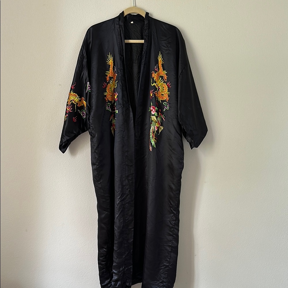 Elegant Black Embroidered Kimono Robe